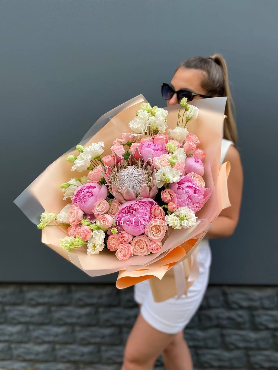 корпоративный сборный букет для металлургического холдинга в Челябинске