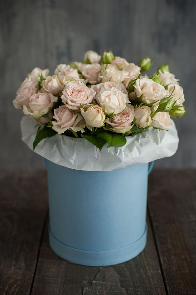 XXL корпоративная коробка с розами и хризантемами для челябинского металлургического холдинга