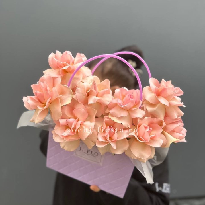 Сумочка с розами "Кети" в Челябинске