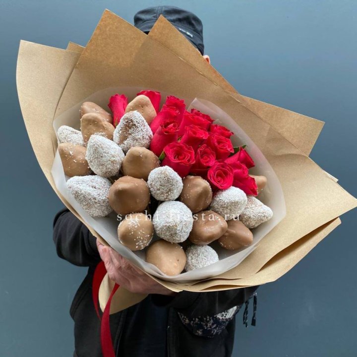 Розы и клубника в шоколаде Мерси в Челябинске