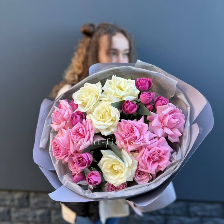 Букет французских и пионовидных роз в Челябинске