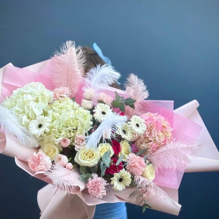 Дизайнерский букет "Валенсия-3" в Челябинске