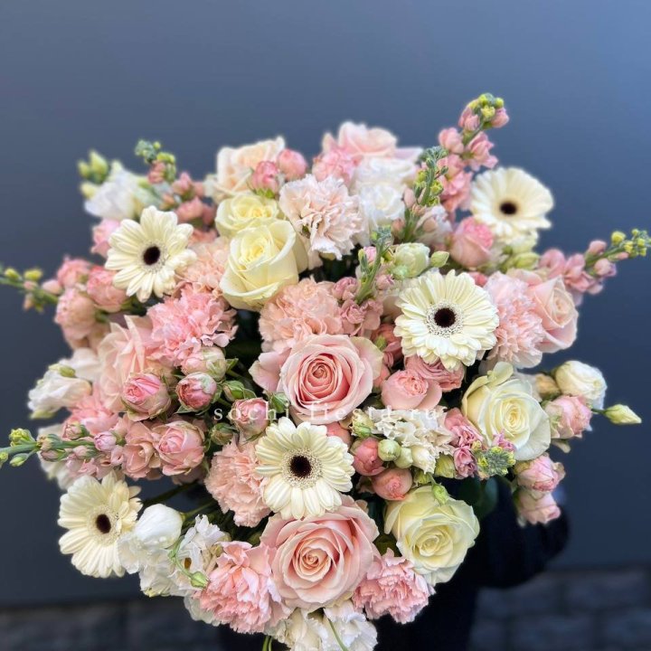Авторский букет "Нежный" в Челябинске