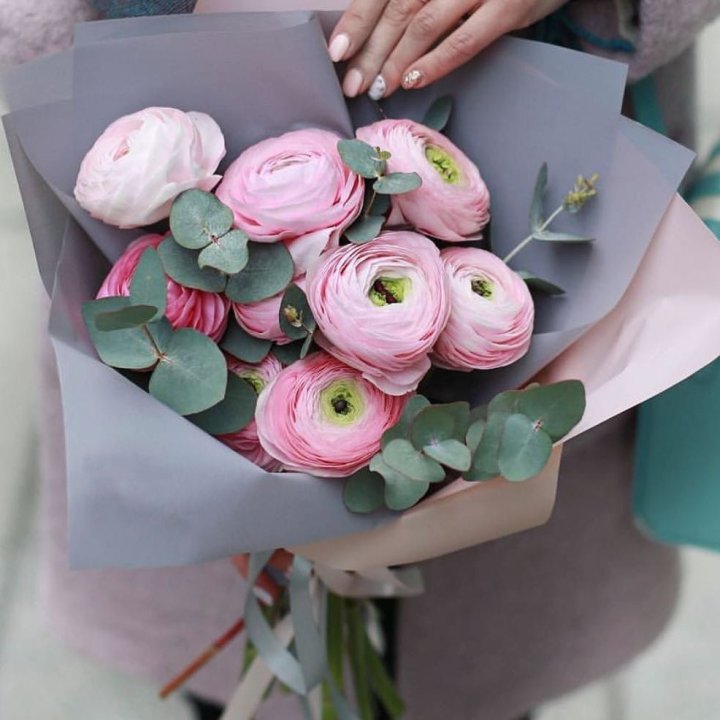 Ранункулюсы с эвкалиптом №1 в Челябинске