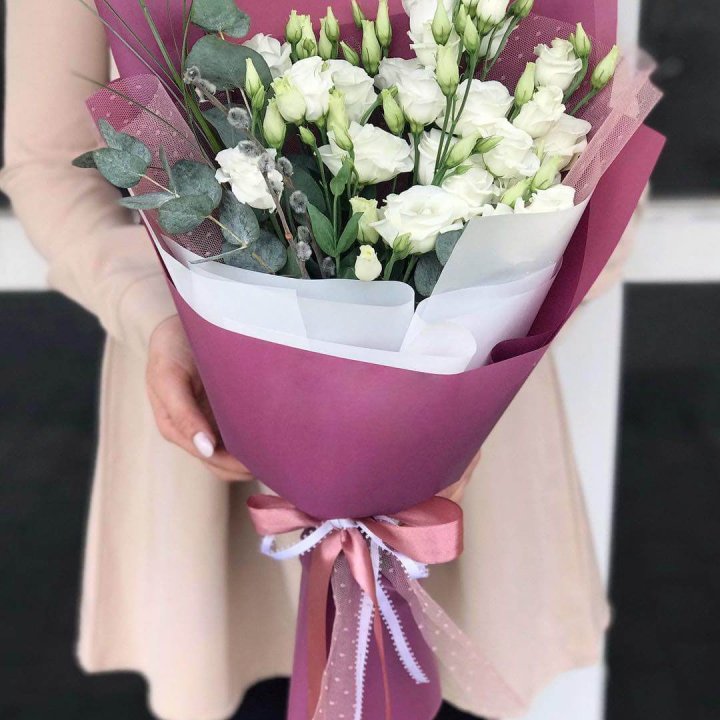 Эустомы с эвкалиптом в Челябинске