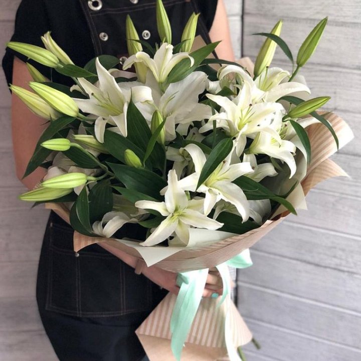 Букет белых лилий в Челябинске