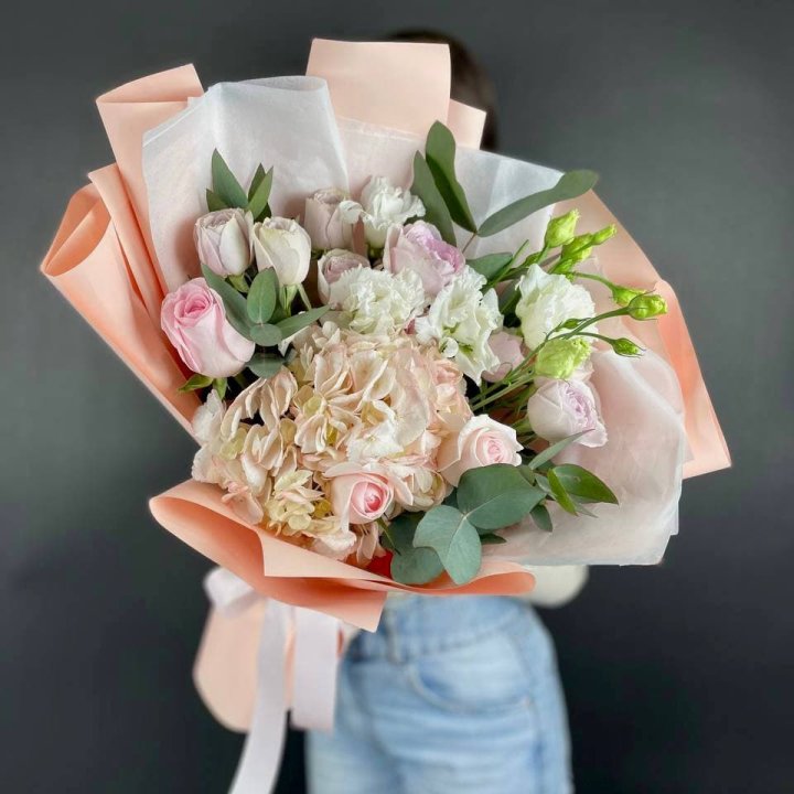 Букет с гортензией "Клодс" в Челябинске