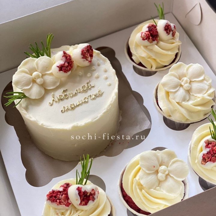 Капкейки и бенто-торт "Мамочке" в Челябинске