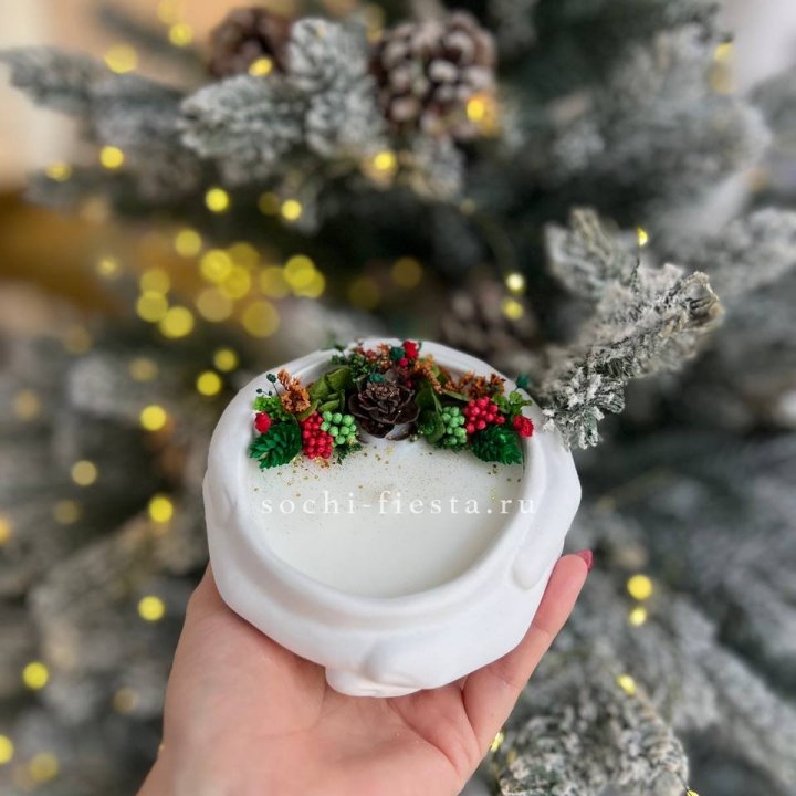 Свеча ароматическая в гипсе Руки с шишкой в Челябинске