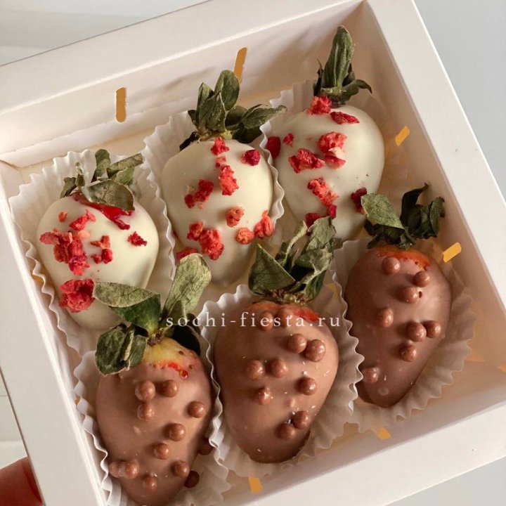 Клубника в шоколаде 6 ягод в Челябинске