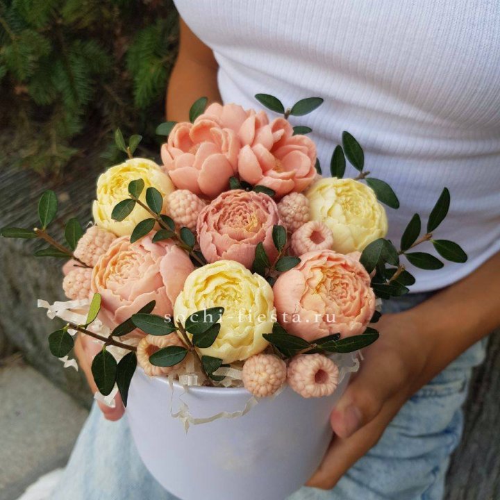 Шоколадный букет с ягодами в Челябинске