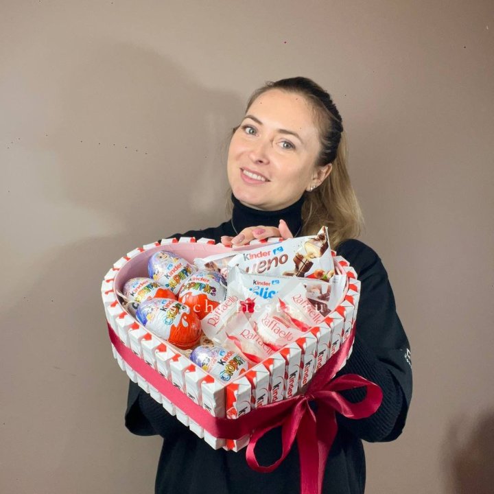 Подарочный набор сердце с Киндерами в Челябинске