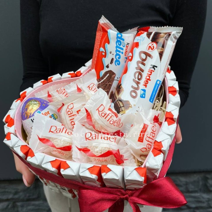 Подарочный набор сердце с Киндерами и Рафаэлло в Челябинске