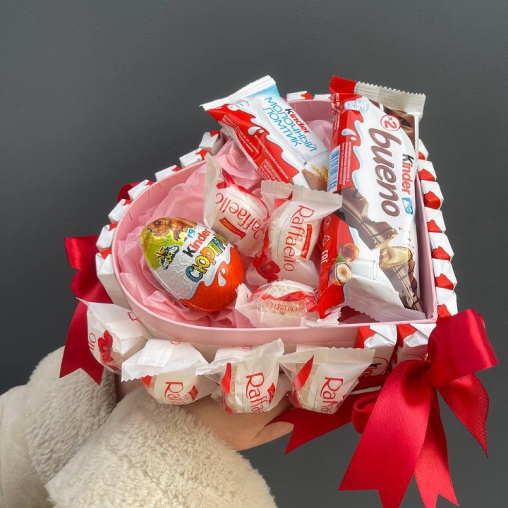 Бокс киндерами и раффаэлло в Челябинске