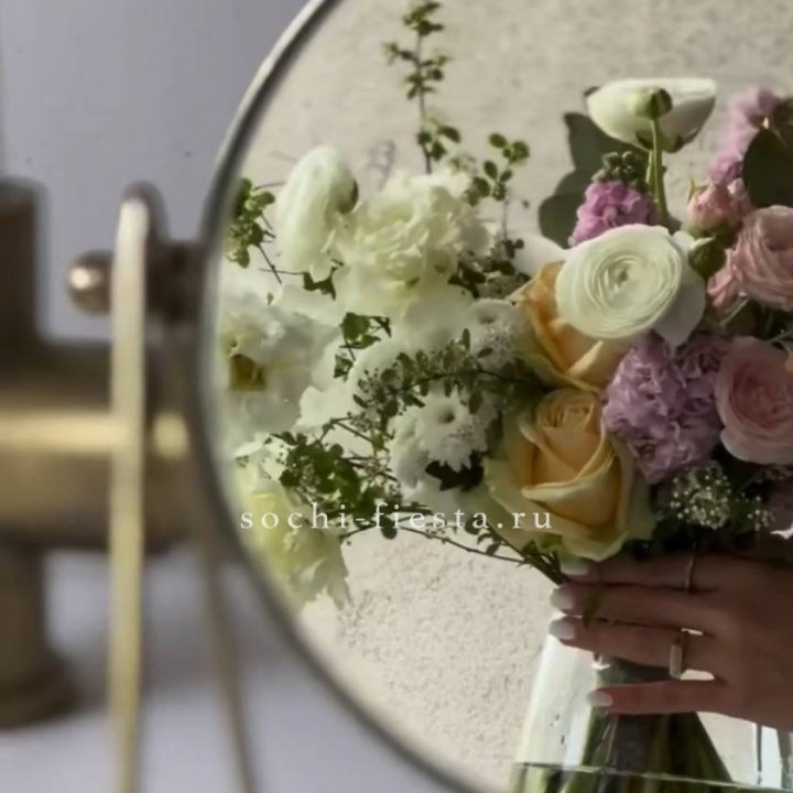 Цветочная подписка "Пакет средний" в Челябинске