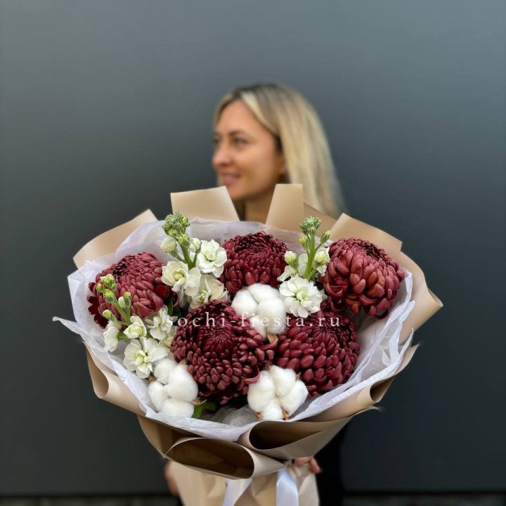 Хризантемы с маттиолой в Челябинске