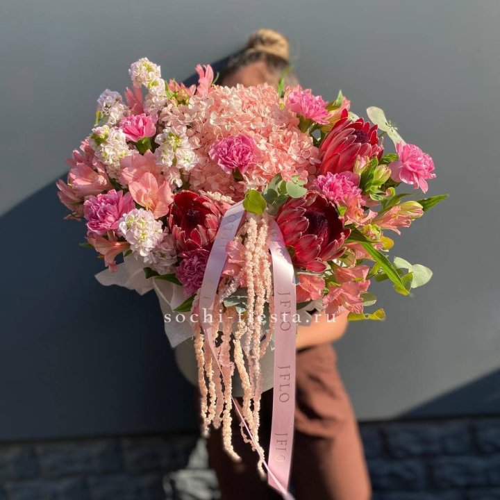 Коробка с цветами "Камикадзе" в Челябинске