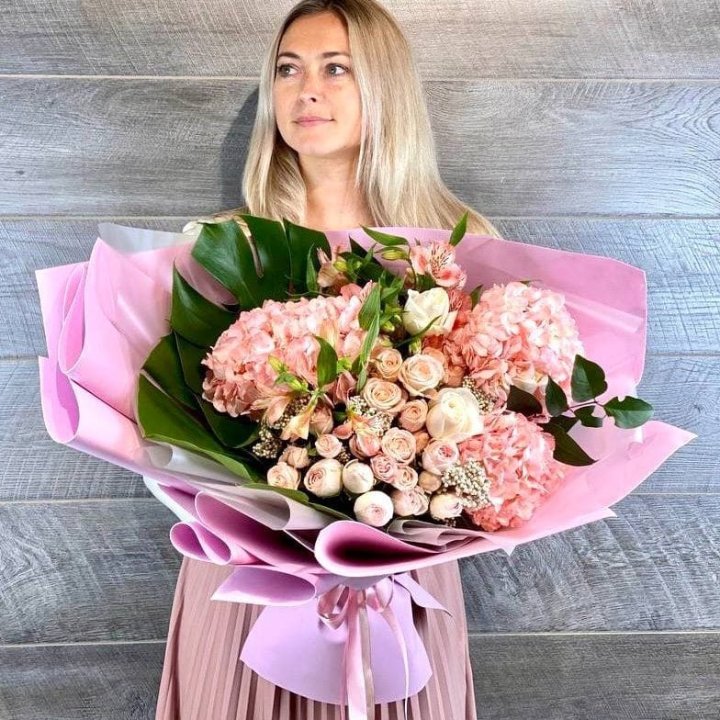 Дизайнерский букет "Валенсия-2" в Челябинске