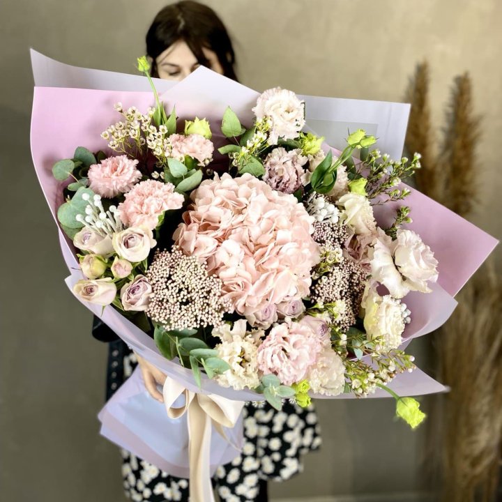 Дизайнерский букет "Трели кримс" в Челябинске