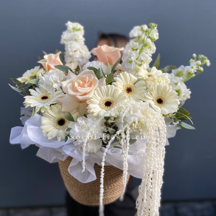 Цветы в джутовом кашпо "Валери" в Челябинске