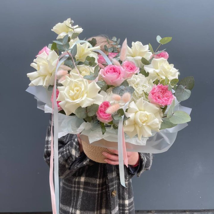 Кашпо с розами в Челябинске