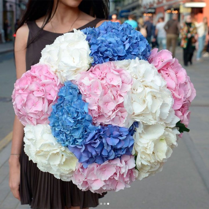 Букет гортензий "Инь-Янь" в Челябинске