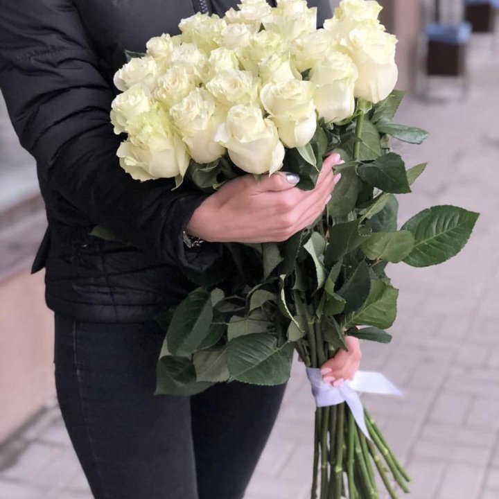 Голландские розы белые в Челябинске
