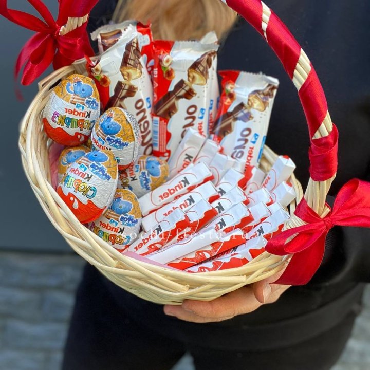 Корзина с киндерами  в Челябинске