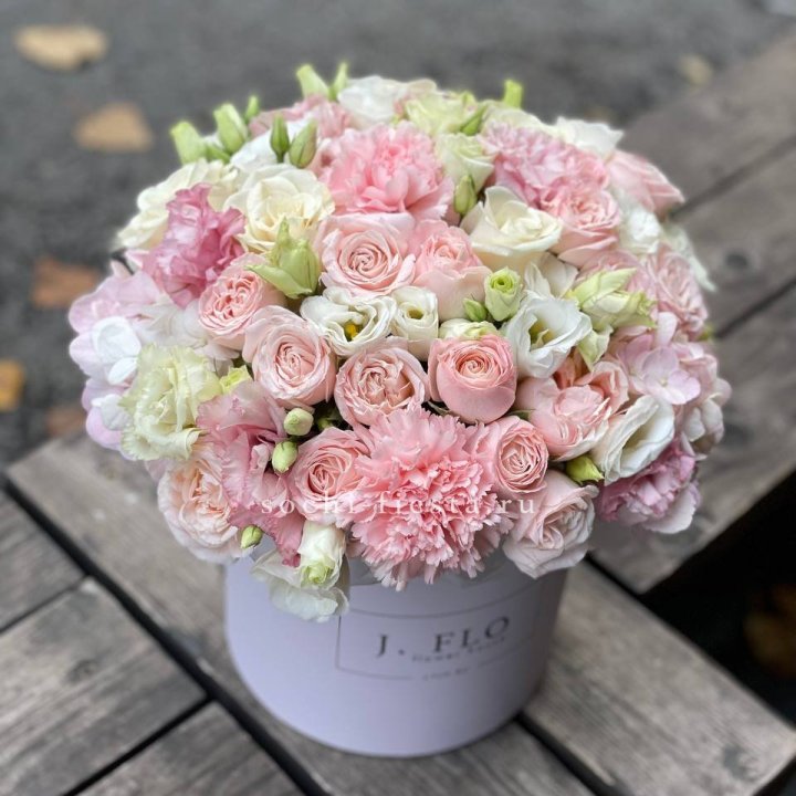 Цветочный бокс "Люксур" в Челябинске