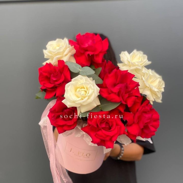 13 Французских роз в боксе в Челябинске