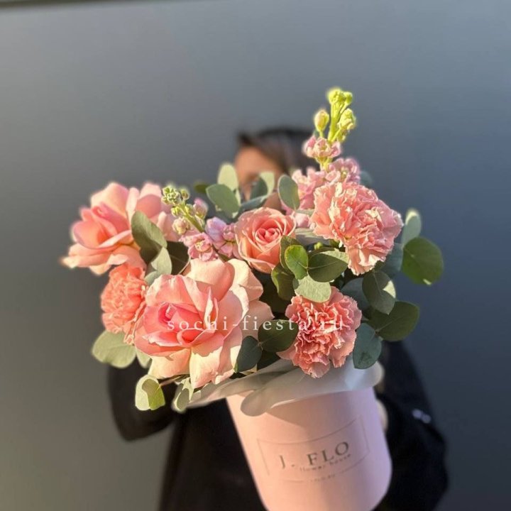 Цветы в боксе "Сизара" в Челябинске