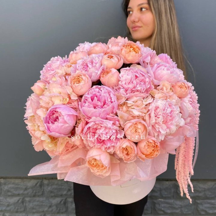 Коробка с пионами "Дабл фловер" в Челябинске