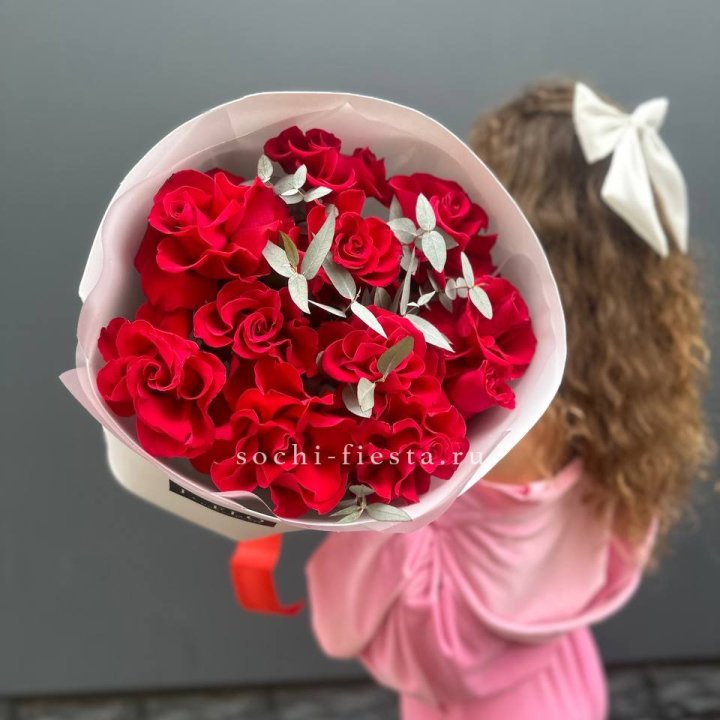 11 Красных французских роз в Челябинске