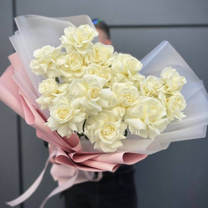Букет из 15 французских роз Вайт дрим в Челябинске