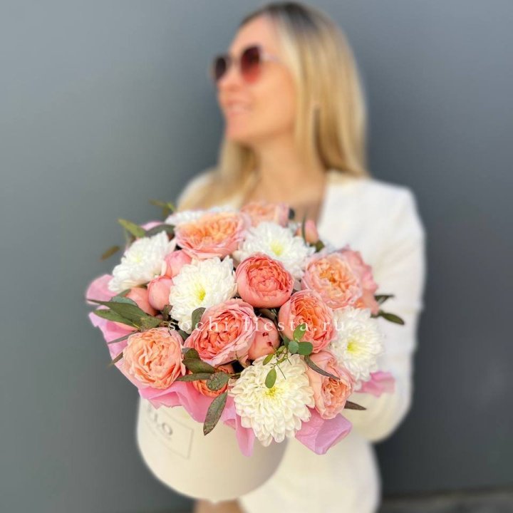 Нежная коробка с цветами в Челябинске