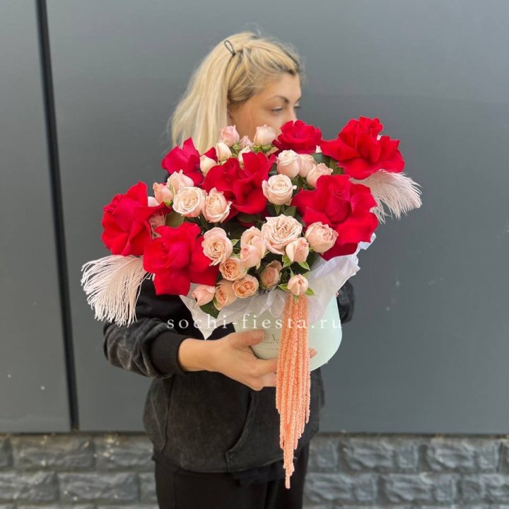 Бокс с нежными розами  в Челябинске