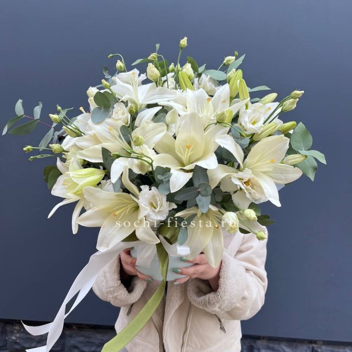 Бокс лилий и эустомы в Челябинске