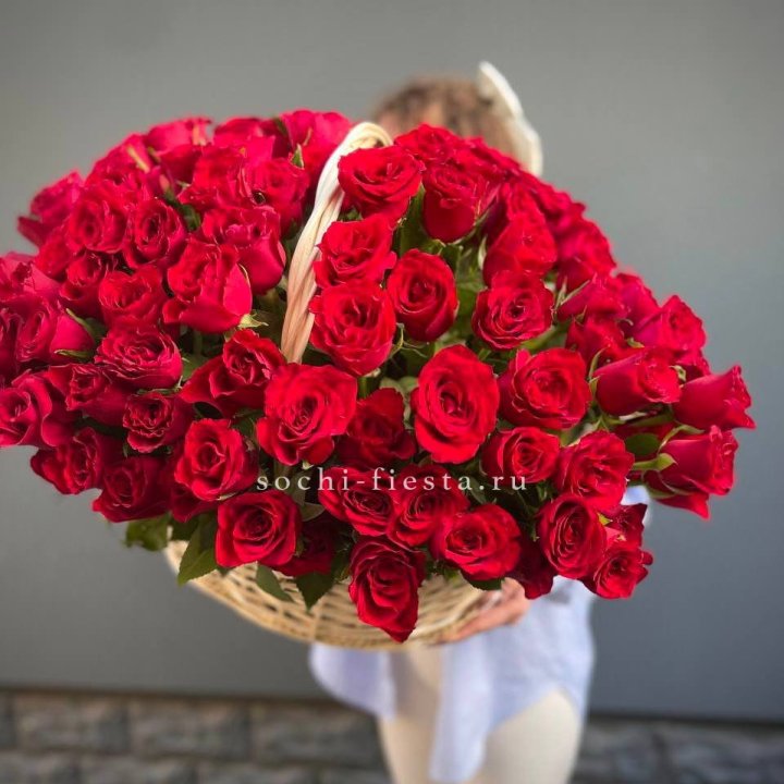 121 красная роза в корзине   в Челябинске
