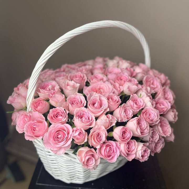 101 розовая роза в корзине в Челябинске