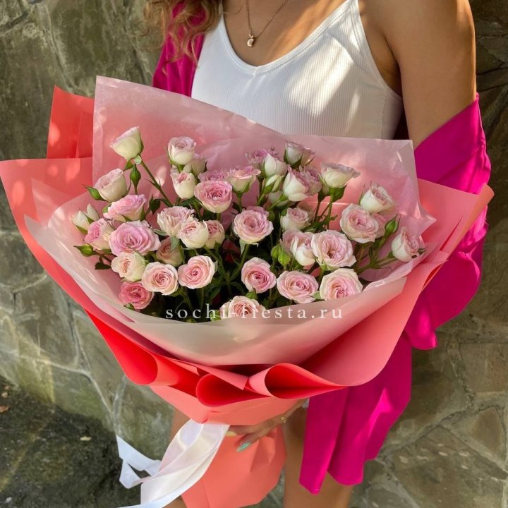 Розовые кустовые розы в Челябинске