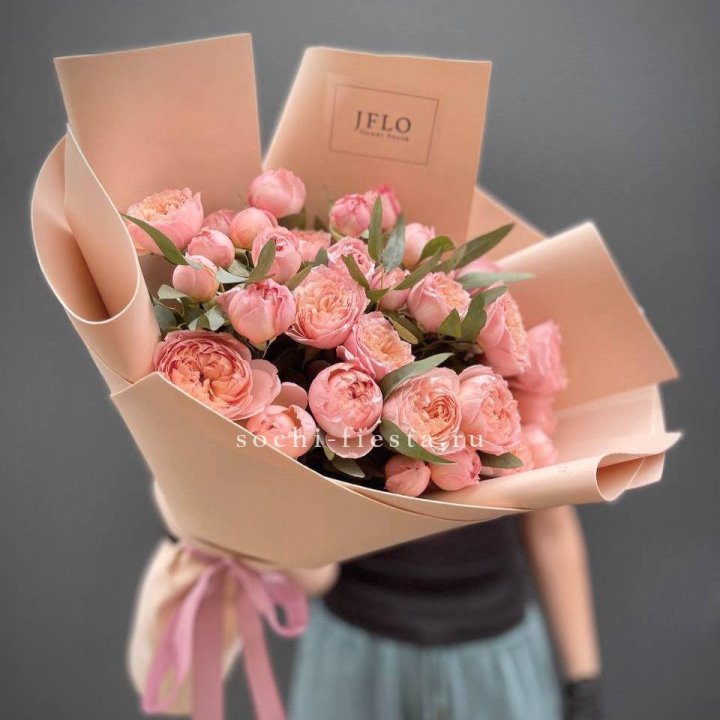 Букет из 9 кустовых роз Джульетта в Челябинске