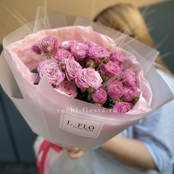 Пионовидные розы Мадам Бомбастик Pink в Челябинске