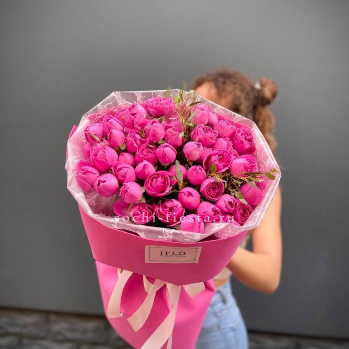 Кустовые розы букет Мисти Баблс в Челябинске