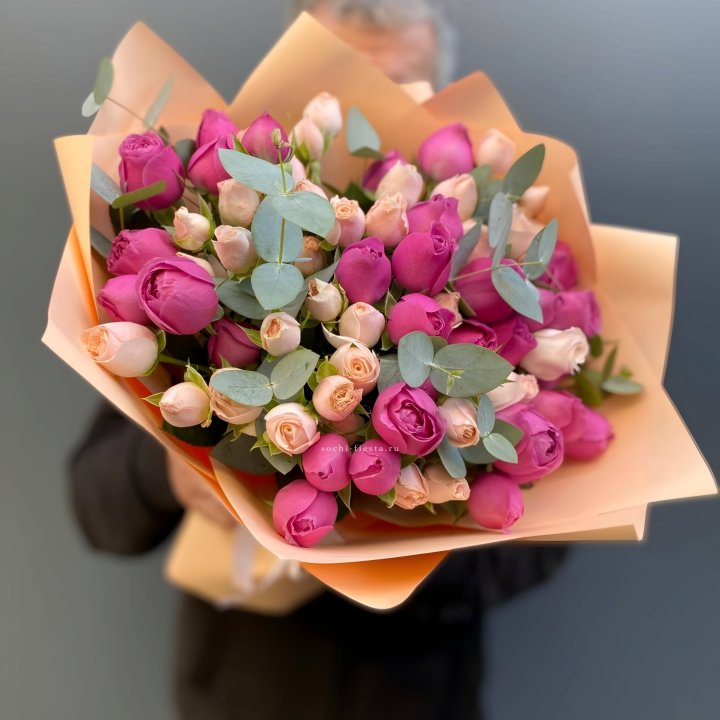 Букет кустовых роз Тендернес в Челябинске