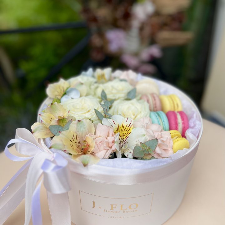 Цветочный бокс "Ника" в Челябинске