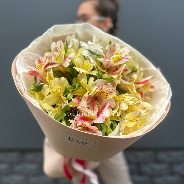 Альстромерии в нежном оформлении в Челябинске