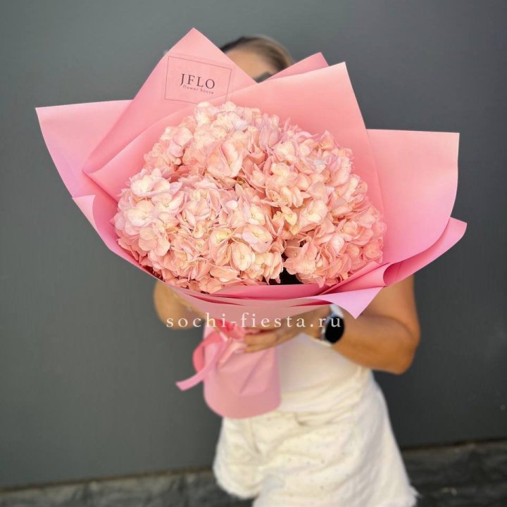 Букет гортензий "Крем" в Челябинске