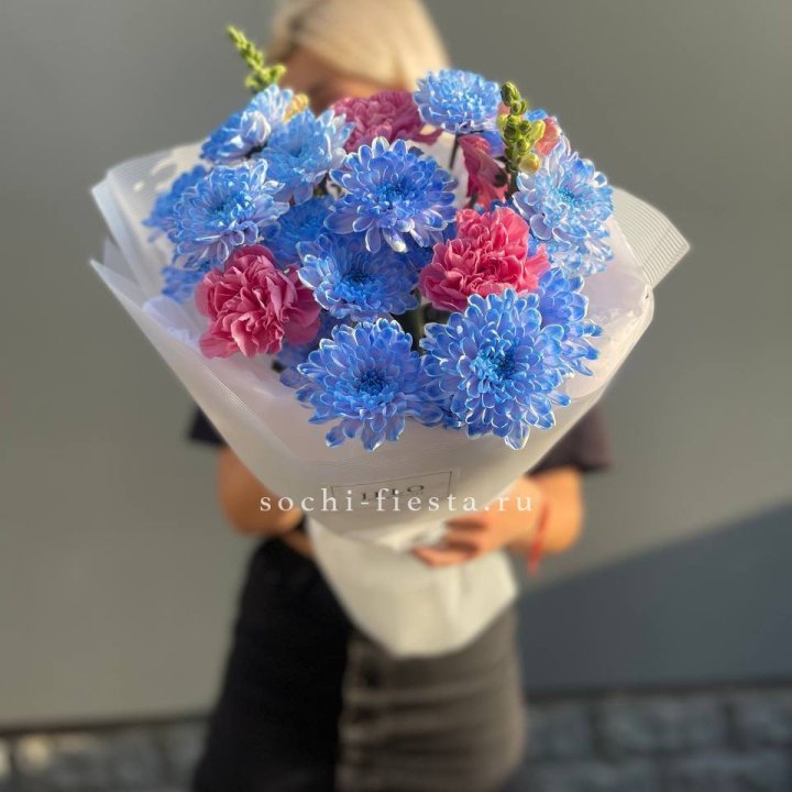 Букет сборный с хризантемой в Челябинске