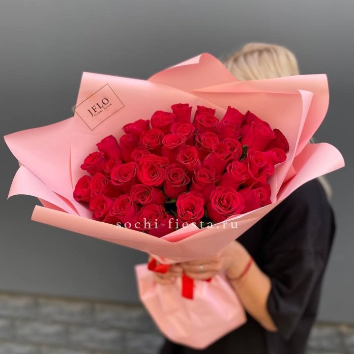35 красных роз в Челябинске