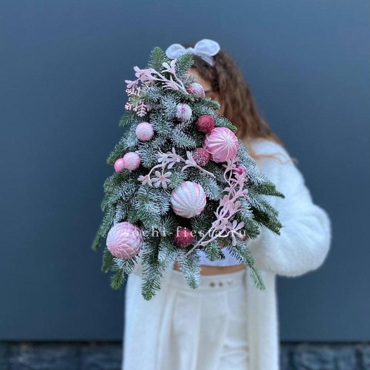 Новогодняя елочка "Розе" в Челябинске